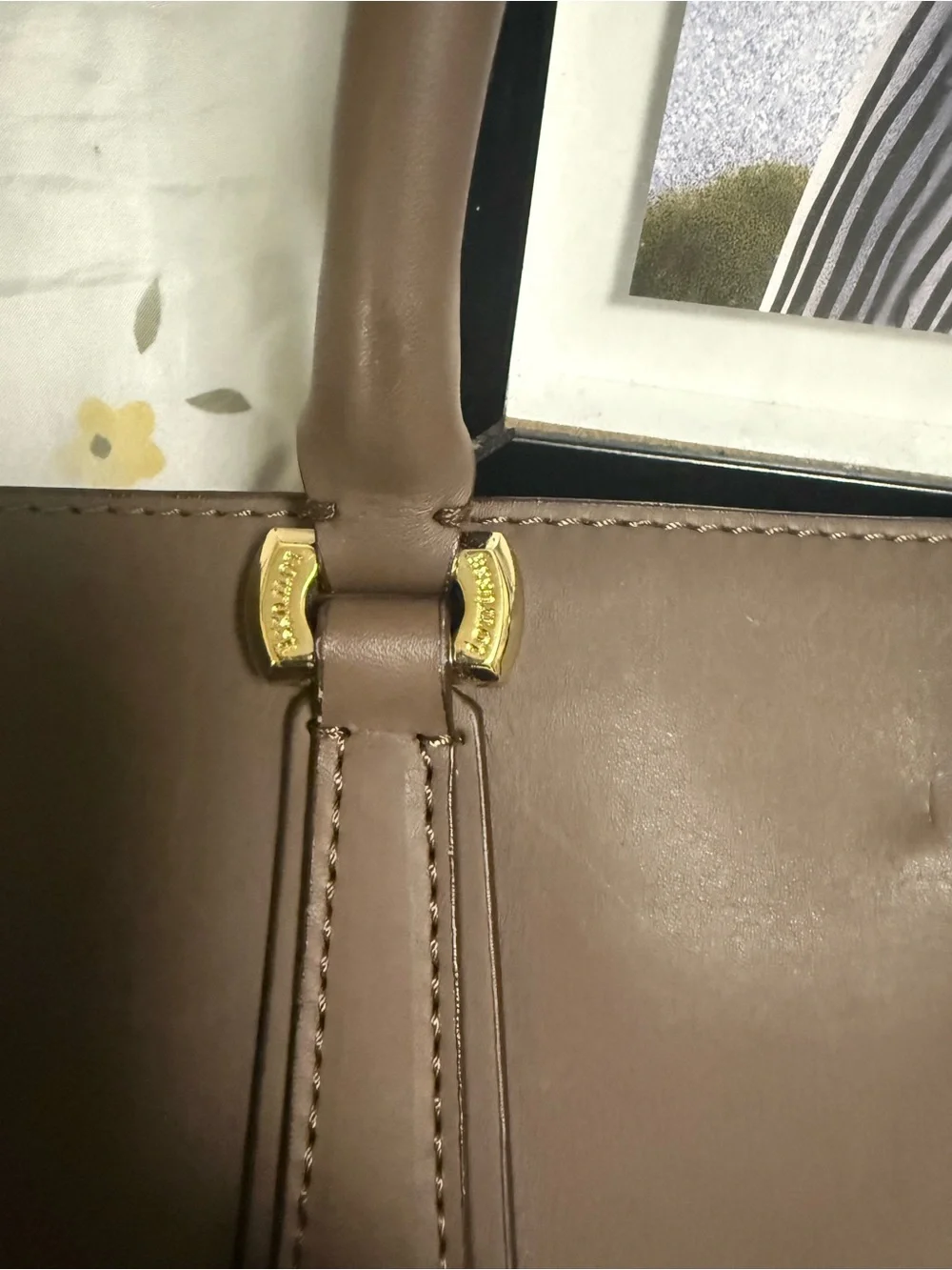 LOTTUSSE Classic Brown Leather Satchel